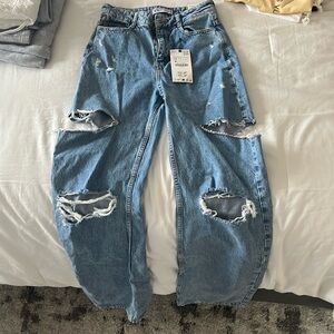 Zara Midrise Straight jeans with rips